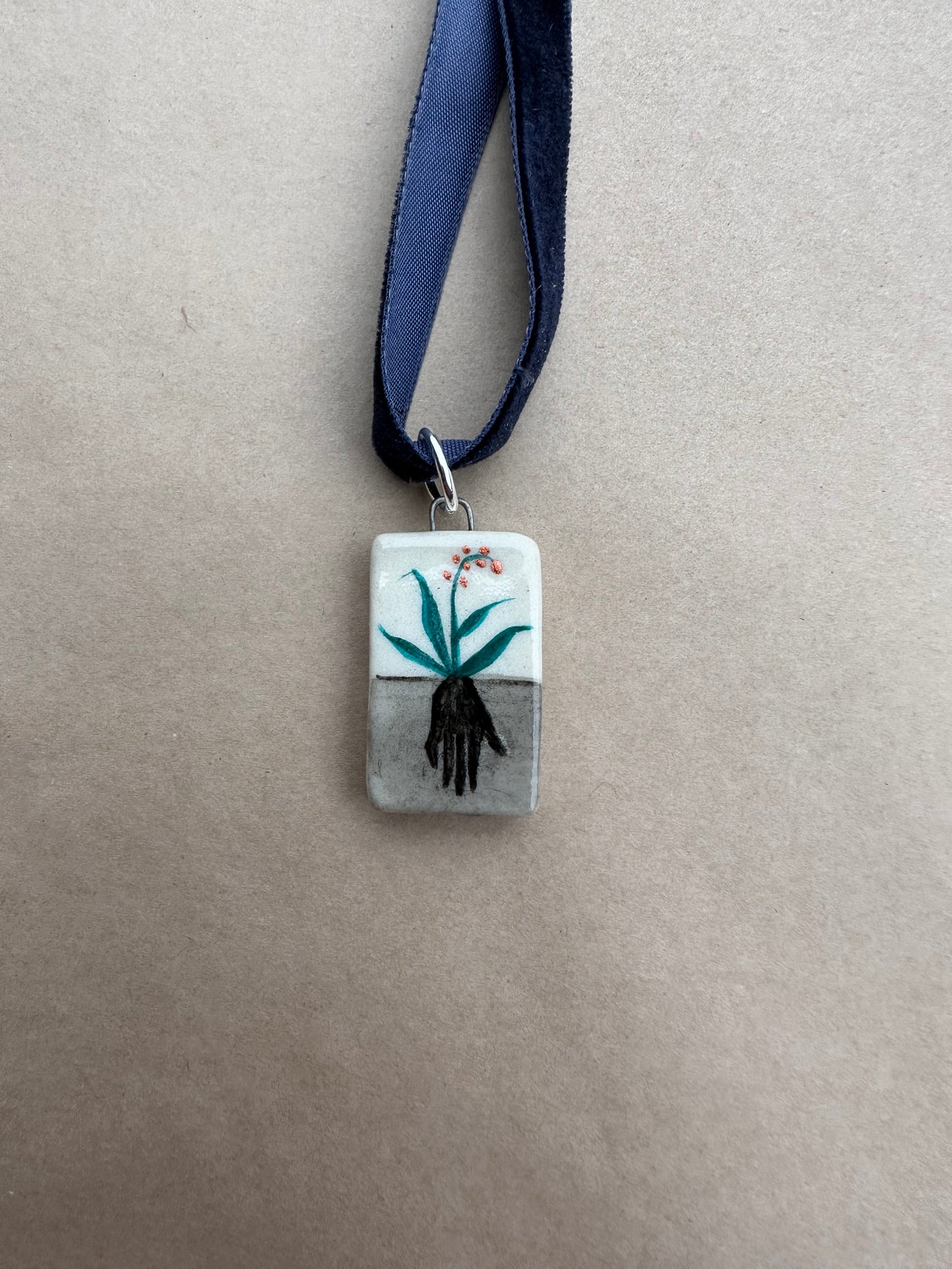 Helping Hand - Pendant
