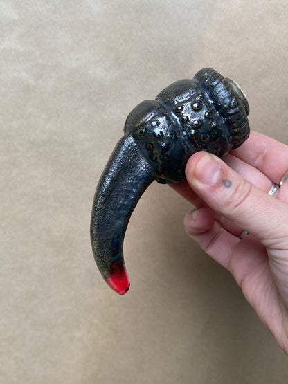 Claw Pipes